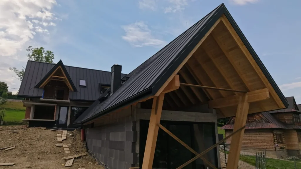 Wykonany dach z blachy na rąbek – realizacja WKDecker na Podhalu